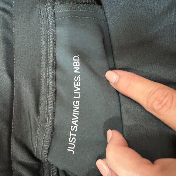 FIGS Technical Collection Grey / Green Joggers Scrubs Bottoms Pants Size Small - Picture 11 of 11